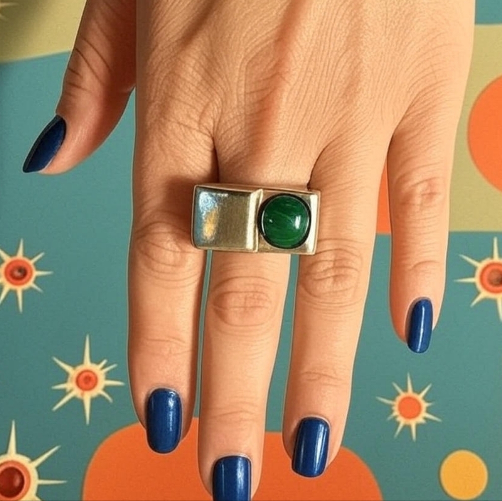 Size 8 Vintage sterling silver chunky modernist ring with malachite jewelry